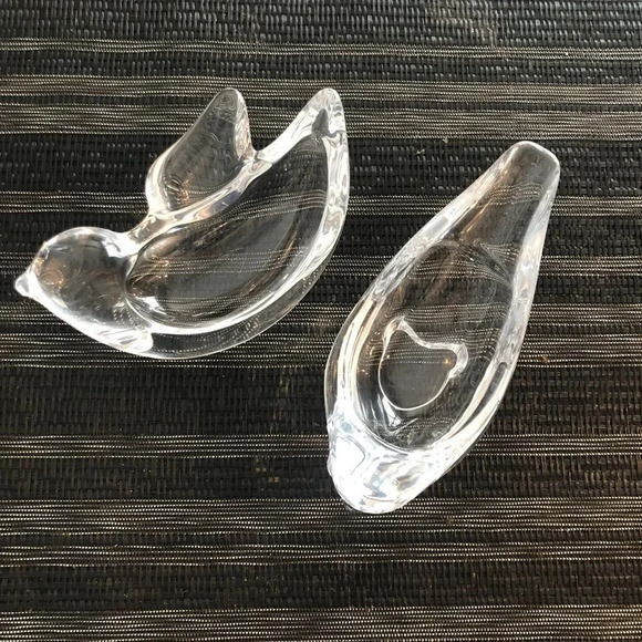 PAIR FRENCH Vintage Cristalleries de Vannes-le-Châtel Crystal Bird Trinket Bowls - Picture 1 of 8